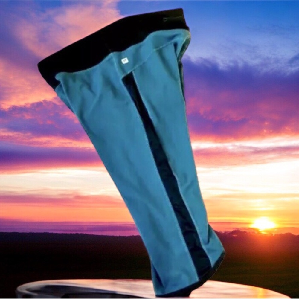 Fabletics Knee Length Leggings with Mesh Strip and Pocket